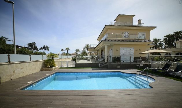 Foto 2 de Casa en venda a calle San Antonio Zen de 7 habitacions amb piscina i garatge
