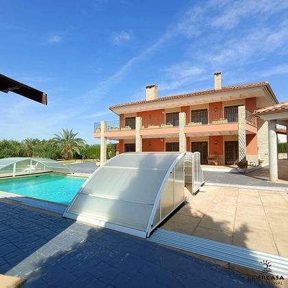 Foto 2 de Casa en venda a La Arboleja de 5 habitacions amb terrassa i piscina