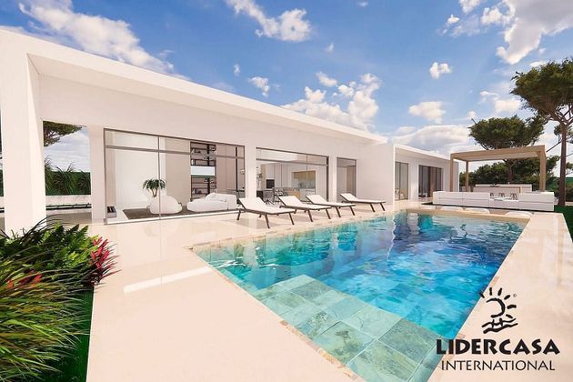 Foto 2 de Casa en venda a calle Mimosa de 3 habitacions amb terrassa i piscina