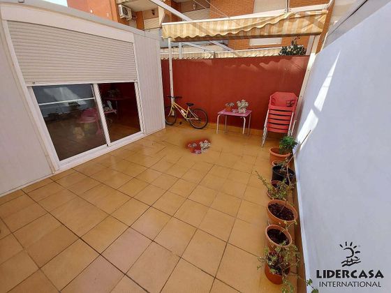 Foto 2 de Pis en venda a calle Cisne de 3 habitacions amb terrassa i garatge