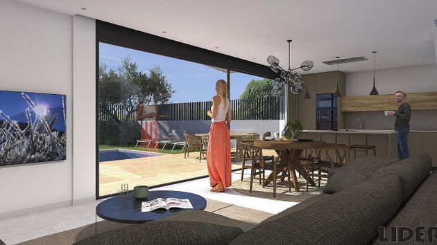 Foto 2 de Casa en venda a plaza de 3 habitacions amb terrassa i piscina