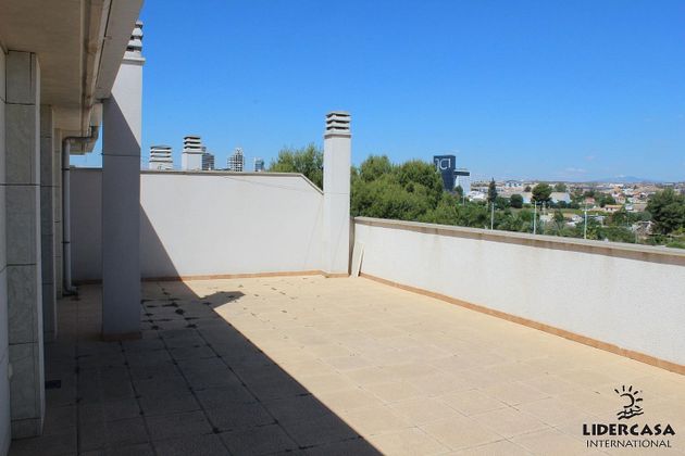 Foto 1 de Àtic en venda a Juan Carlos I de 4 habitacions amb terrassa i garatge
