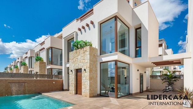 Foto 2 de Casa en venda a calle Taray de 3 habitacions amb terrassa i piscina