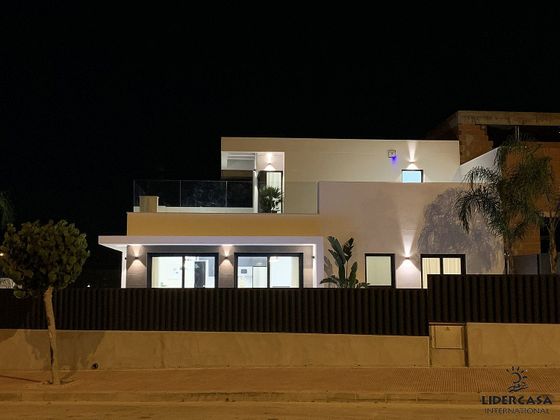 Foto 2 de Casa en venda a calle Maestro Serrano de 3 habitacions amb terrassa i piscina