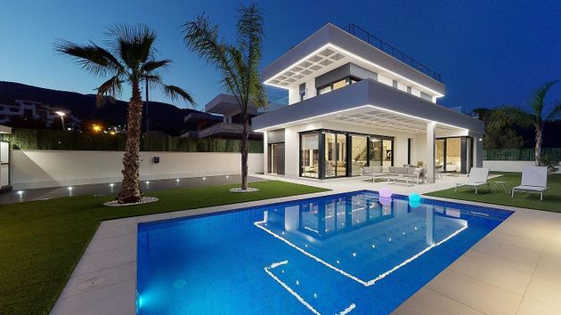 Foto 1 de Casa en venta en Cala de Finestrat de 3 habitaciones con terraza y piscina