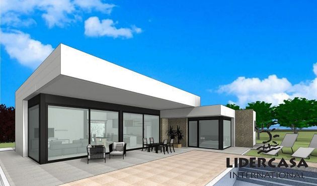 Foto 2 de Venta de casa en Pinós de 4 habitaciones con terraza y piscina