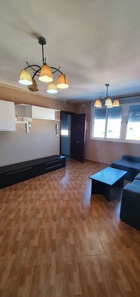 Foto 1 de Pis en lloguer a Melilla de 2 habitacions amb mobles