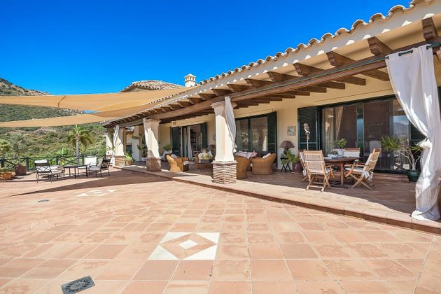 Foto 2 de Chalet en venta en calle Marbella Club Golf Resort de 4 habitaciones con terraza y piscina