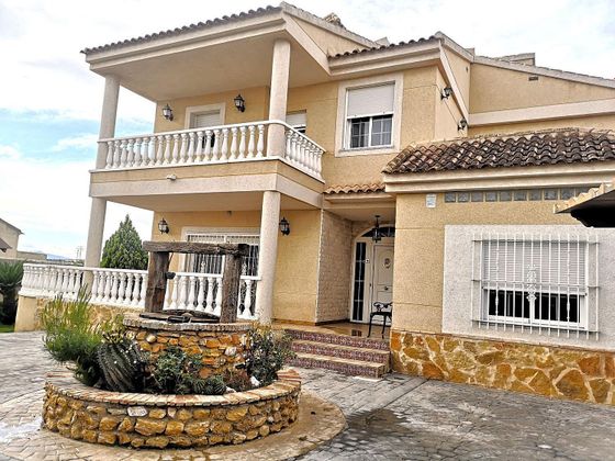 Foto 1 de Casa en venda a Llano de Brujas de 4 habitacions amb terrassa i piscina