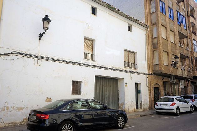 Foto 2 de Casa adossada en venda a calle San Agustin de 6 habitacions amb garatge