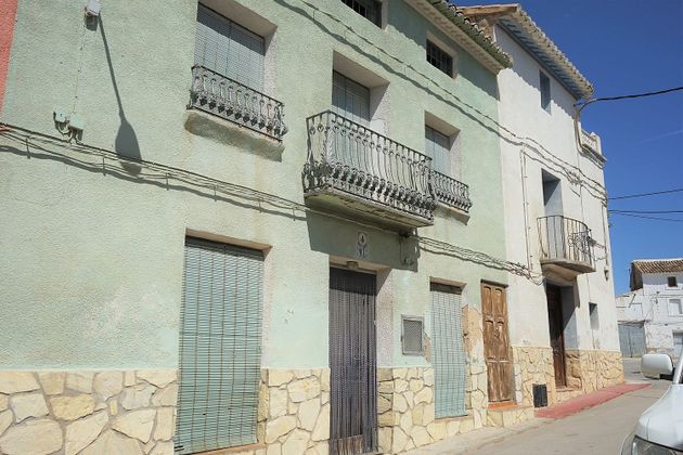 Foto 1 de Casa adossada en venda a calle San Agustín de 5 habitacions amb terrassa i balcó
