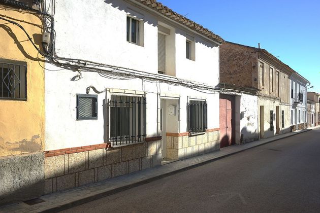 Foto 1 de Casa adossada en venda a calle Iglesia de 4 habitacions amb terrassa i garatge