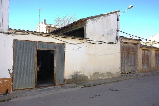 Foto 2 de Venta de casa adosada en calle Iglesia de 4 habitaciones con terraza y garaje