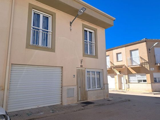 Foto 2 de Casa adossada en venda a calle Virgen del Carmen de 5 habitacions amb terrassa i garatge