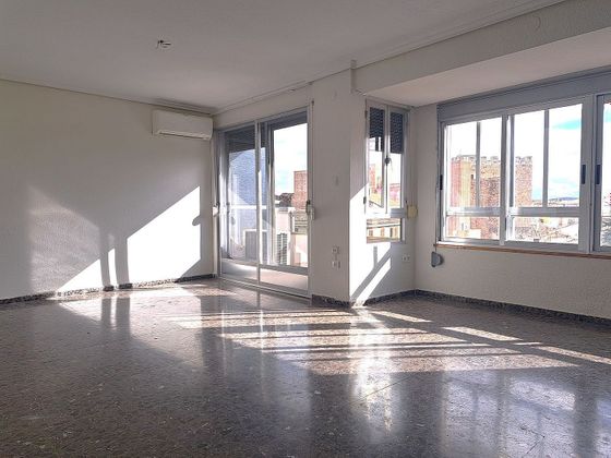 Foto 1 de Pis en venda a calle De San Agustin de 5 habitacions amb balcó i aire acondicionat