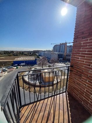 Foto 1 de Pis en venda a El Castell de 4 habitacions amb balcó