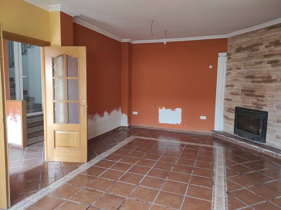 Foto 2 de Casa en venda a calle Carrertera la de Sierra de 4 habitacions amb terrassa i garatge