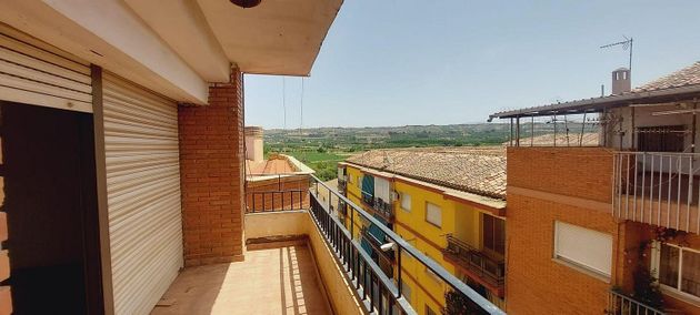 Foto 2 de Piso en venta en Guadix de 3 habitaciones con balcón