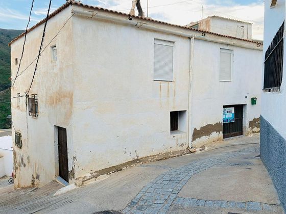 Foto 2 de Casa en venda a calle Cordoba de 8 habitacions amb terrassa