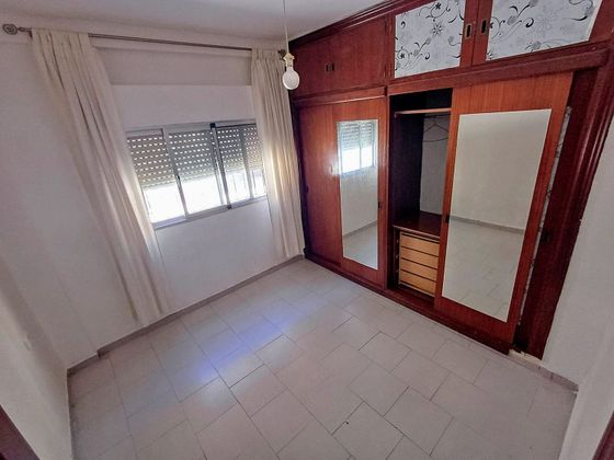 Foto 1 de Venta de piso en El Candado - El Palo de 3 habitaciones con aire acondicionado