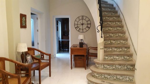 Foto 1 de Alquiler de casa en Nervión de 2 habitaciones con terraza y muebles