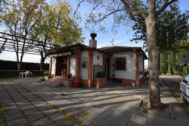 Foto 1 de Casa rural en venta en Pinos Puente de 3 habitaciones con terraza y piscina