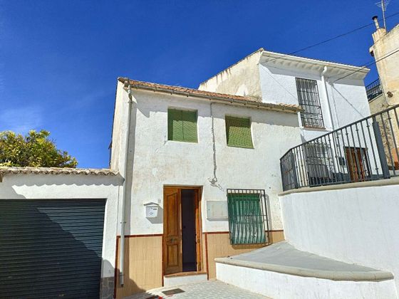 Foto 1 de Casa adossada en venda a calle Rifa de 1 habitació amb terrassa