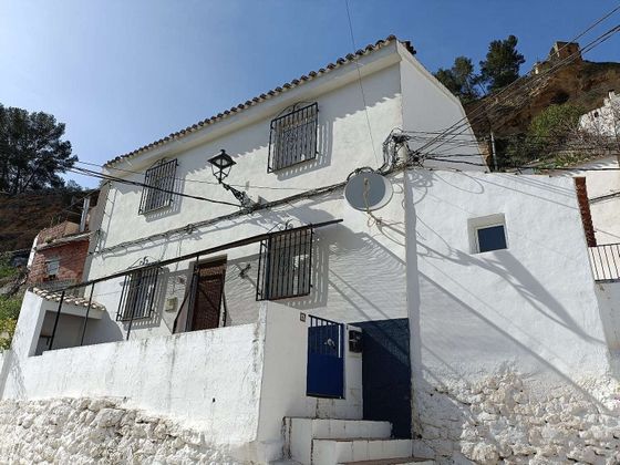 Foto 1 de Venta de casa en Montefrío de 3 habitaciones con terraza