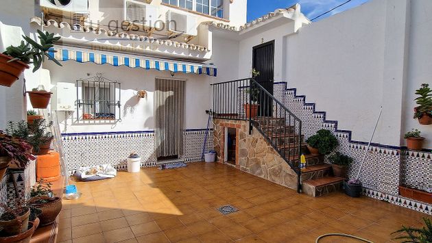 Foto 1 de Venta de casa adosada en Álora de 6 habitaciones con terraza y garaje