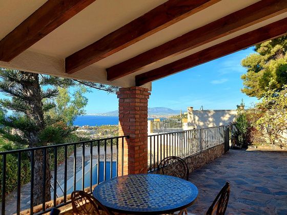 Foto 1 de Xalet en venda a El Candado - El Palo de 4 habitacions amb terrassa i piscina
