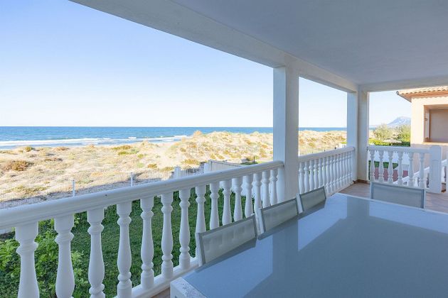 Foto 1 de Xalet en venda a Oliva Nova de 6 habitacions amb terrassa i piscina