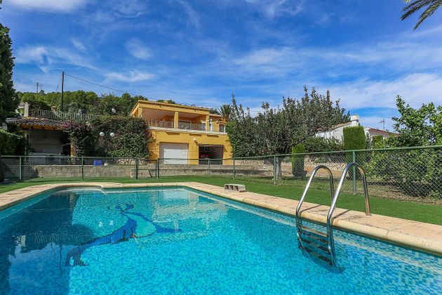 Foto 2 de Chalet en venta en Oliva pueblo de 4 habitaciones con terraza y piscina