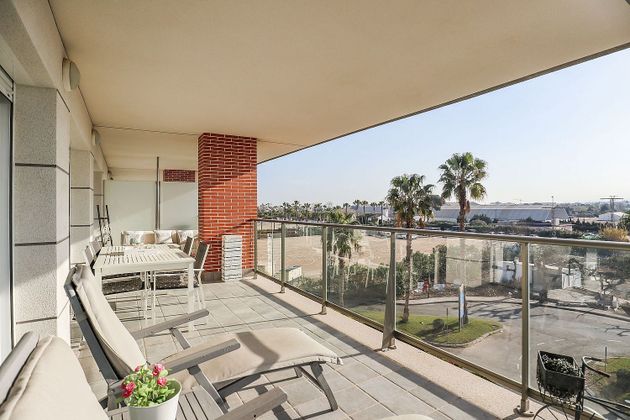 Foto 2 de Piso en alquiler en avenida Matisse de 2 habitaciones con terraza y piscina