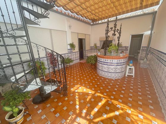 Foto 1 de Venta de casa adosada en calle Laguna de Maestre de 5 habitaciones con terraza y jardín
