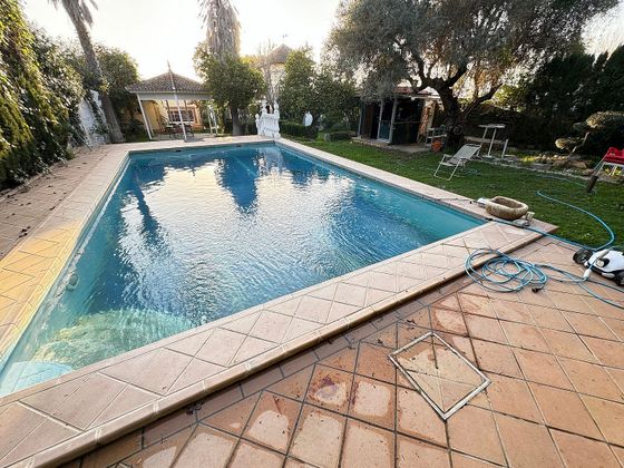 Foto 1 de Xalet en venda a Montequinto de 2 habitacions amb terrassa i piscina