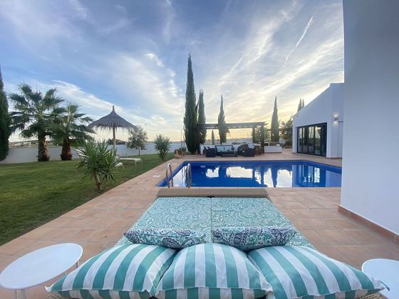 Foto 2 de Casa en venda a Baños y Mendigo de 5 habitacions amb terrassa i piscina