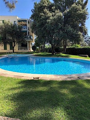Foto 1 de Dúplex en venda a calle Aries de 3 habitacions amb terrassa i piscina