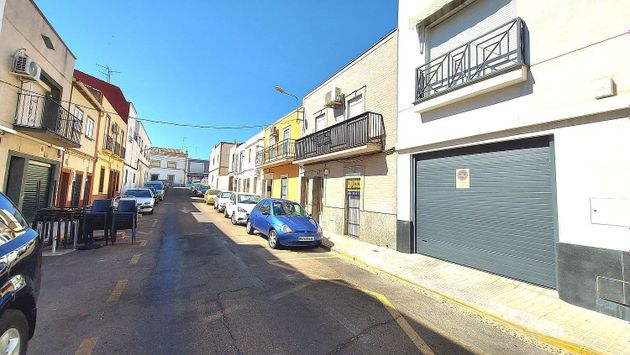 Foto 2 de Casa adossada en venda a calle Benito Toresano de 3 habitacions amb aire acondicionat