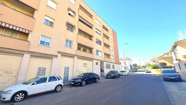 Foto 1 de Alquiler de piso en calle Poeta Decinao de 4 habitaciones con terraza y garaje