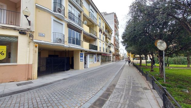 Foto 1 de Pis en lloguer a calle Graciano de 4 habitacions amb terrassa i garatge
