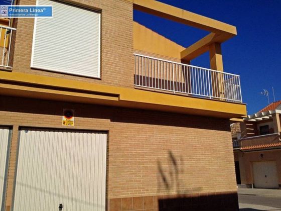 Foto 2 de Casa adosada en venta en avenida De España de 2 habitaciones con terraza y garaje