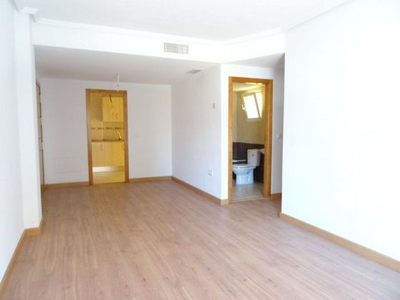 Foto 2 de Pis en venda a La Union Pueblo de 2 habitacions amb garatge i ascensor