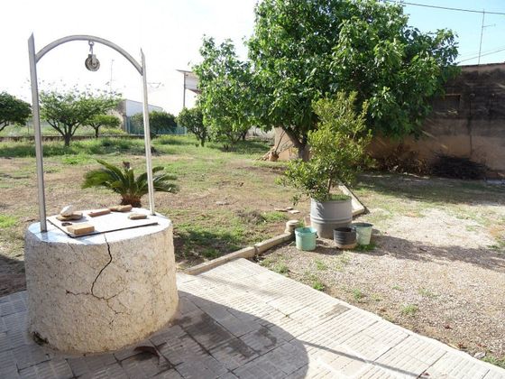 Foto 1 de Casa rural en venta en San Pedro del Pinatar de 4 habitaciones con piscina y jardín