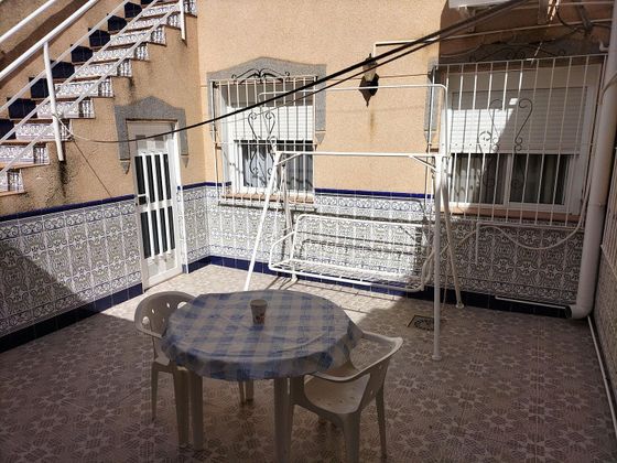 Foto 1 de Pis en lloguer a Barrio de la Concepción de 3 habitacions amb terrassa