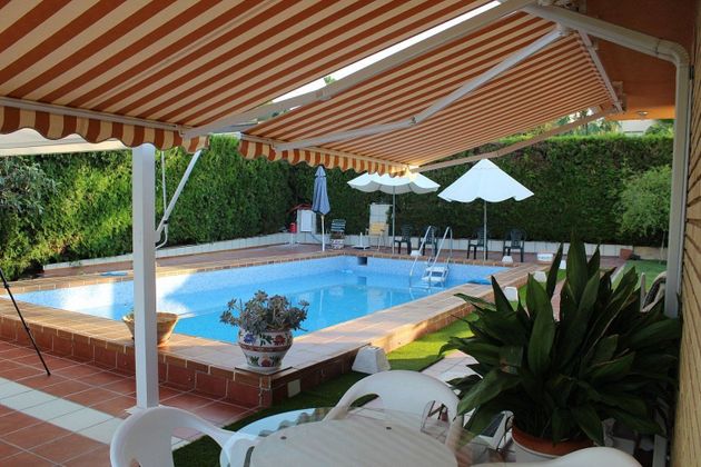 Foto 2 de Xalet en venda a Picassent de 5 habitacions amb terrassa i piscina