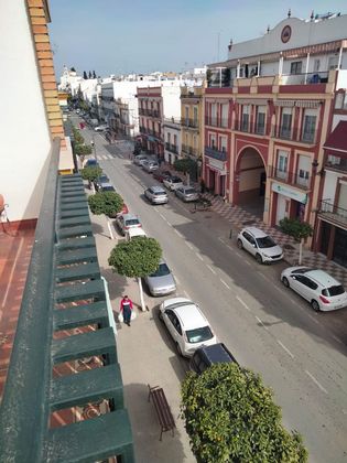 Foto 1 de Pis en venda a Cantillana de 5 habitacions amb terrassa i balcó