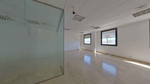 Foto 2 de Oficina en venta en polígono Pisacalle Manucfacturas con aire acondicionado y ascensor