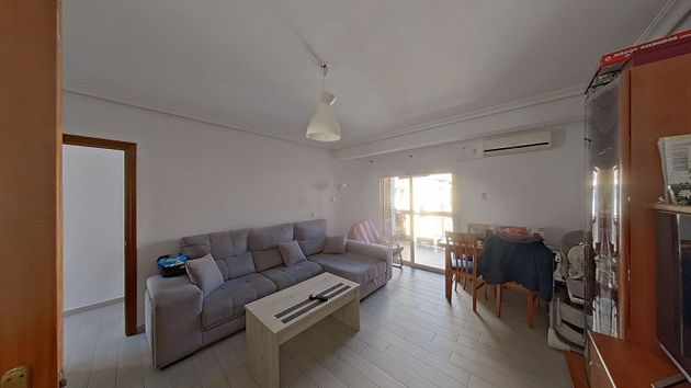 Foto 2 de Piso en venta en Ciudad Jardín de 3 habitaciones con terraza y aire acondicionado