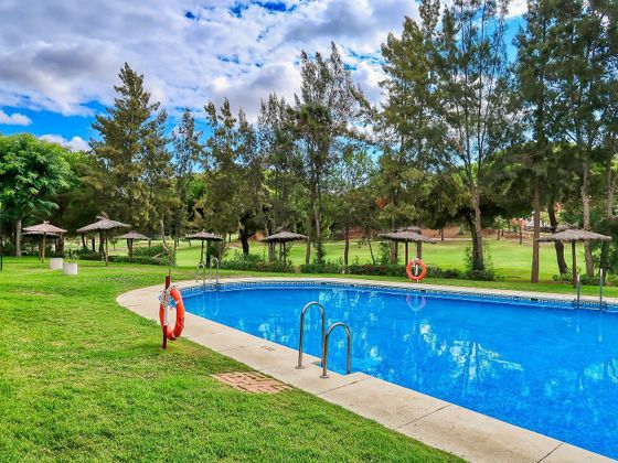 Foto 1 de Casa adosada en venta en La Antilla - Islantilla de 5 habitaciones con terraza y piscina