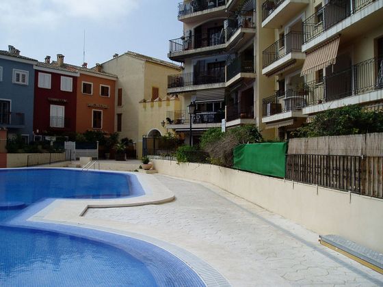 Foto 1 de Piso en alquiler en Port Saplaya de 2 habitaciones con terraza y piscina